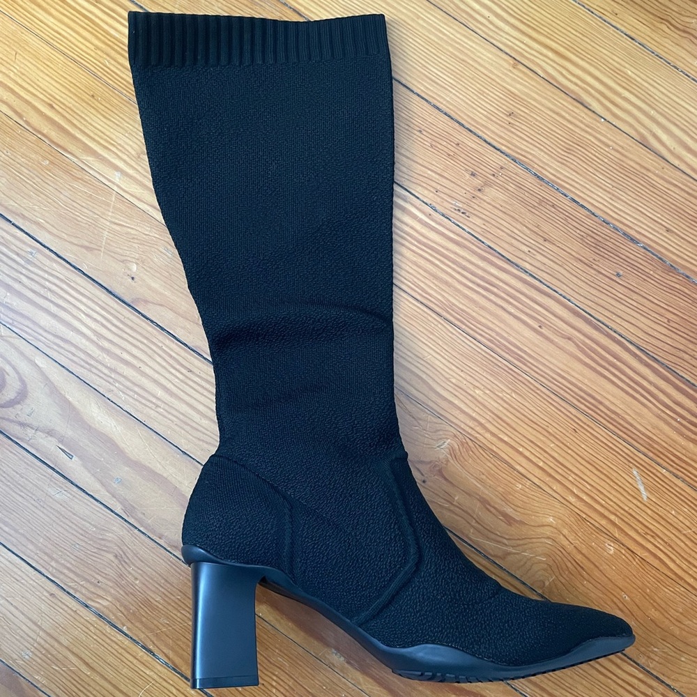 Cosy Island - Black pointed toe block heel boot